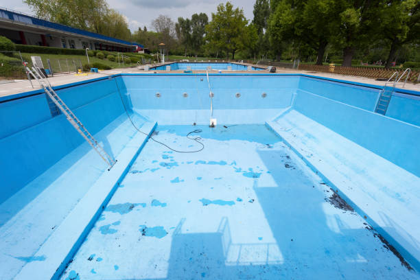 Best Water damage restoration services  in Struthers, OH